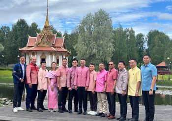ฉลองแห่งการเสด็จประพาสสวีเดนของในหลวงรัชกาลที่ 5 สภากทม.ร่วมขบวนถวายราชสักการะ รำลึกในพระมหากรุณาธิคุณ