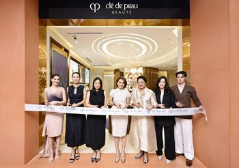 “เดียร์น่า ฟลีโป” และ “มีน – พีรวิชญ์” ร่วมงานเปิดตัวเคลย์ เดอ โป โบเต้ อินฟินิต เรเดียนซ์ บูทิค Beauty Galerie ชั้น G ห้างสรรพสินค้าเซ็นทรัล ชิดลม