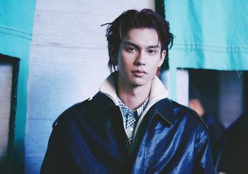 “ไบร์ท” โดดเด่นลุคใหม่!!นั่งฟรอนต์โรว์ชมโชว์ Burberry Summer 2025 ใน London Fashion Week ประจำฤดูกาล Spring/Summer 2025