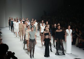VICKTEERUT จัดแฟชั่นโชว์ AUTUMN/WINTER 2024 ‘Eclipse’ ถ่ายทอดแรงบันดาลใจของความรักและสุริยุปราคาในรูปแบบที่จับต้องได้