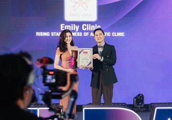 สุดปัง! ผู้บริหาร Emily Clinic รับรางวัลในงานประกาศรางวัลสุดยิ่งใหญ่ “THAILAND HEALTH AND BEAUTY AWARDS 2024”