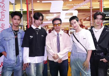 “แอลม่อน-โปรเกรส-เชน-สกาย” รวมทีม “Lovesick 2024” เปิดตัวแบรนด์ BUCK OFF ในงาน “Robinson BUCKOFF Present Lovesick 2024”