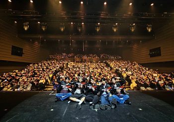 POW ปิดฉากคอนเสิร์ตแฟนมีตติ้งครั้งแรก ‘Switch Up’ ด้วยน้ำตาและความซาบซึ้ง: “ทุกอย่างเป็นเพราะแฟนๆ ของเรา… เราหวังว่าแฟนคอนครั้งนี้จะเป็นความทรงจำที่ดีและมีความสุข”