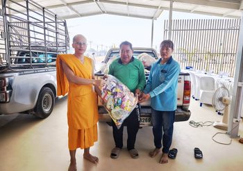 โครงการธรรมยาตราฯ ปีที่ 13 มอบอาหารตักบาตรแก่เครือข่าย บวร นครปฐม 31 แห่ง