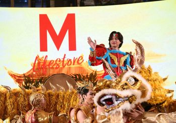 THE MALL LIFESTORE JOY LUCK LOVE CHINESE NEW YEAR 2025 จัดให้ “กลัฟ คณาวุฒิ” โชว์เชิดมังกรเบิกฤกษ์ศักราชใหม่ ‘ตรุษจีน’ ปีมะเส็ง เฮงมาหา