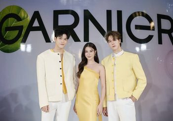 หน้าไบรท์ ไม่เอี๊ยด เก้า-สกาย-นานิ ท้าให้ลองโฟมเซรั่มวิตซีสูตรใหม่ Garnier Bright Complete Serum Cleanser เปิดตัวอลังการพร้อมอ่างล้างหน้าขนาดยักษ์ ใจกลางห้าง Emsphere