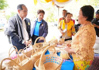 วธ. ชวนเที่ยวชุมชนคุณธรรมฯวัดโคกเปี้ยว สงขลา ช้อปผ้าทอเกาะยอ-ชิมจำปาดะ-ปลากระพงขาว ชมมโนราห์-หนังตะลุง สุดยอดของดีชาวเกาะยอ หนุนเป็นแหล่งเรียนรู้และท่องเที่ยววัฒนธรรม