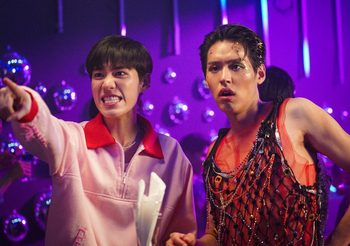 พีพี-บิวกิ้ว แจกซองแดง ส่งแรงกระแทกความฮา ‘ซองแดงแต่งผี’ 20 มีนาคมนี้ ในโรงภาพยนตร์