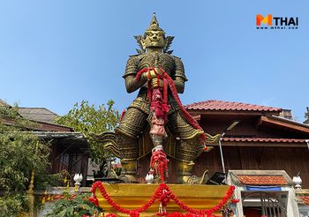 ขอพรท้าวเวสสุวรรณ วัดวิเศษการ ย่านวังหลัง กรุงเทพ