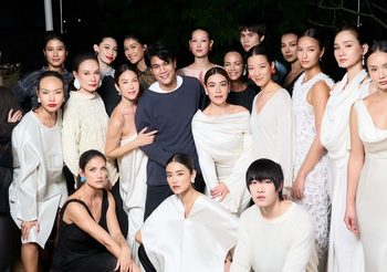 พลังตัวแม่มาเต็ม “คิม เบอร์ลี่ – พอลล่า” นำเหล่าซูเปอร์โมเดลฟาดลุค สุดเฟียช! ส่งต่อ VVON SUGUNNASIL คอลเลกชันใหม่ “The Resort Women’s and Men’s 2025” สู่จินตนาการอันไร้ขอบเขต สะท้อนตัวตนกว่าทศวรรษ