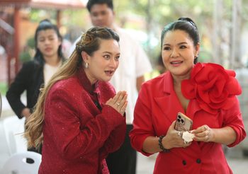 ขนลุก! สายมูฮือฮาอีกครั้ง “หมอปลาย” ทำพิธีใหญ่วอลเปเปอร์หน้าจอโทรศัพท์ “MUDEEWALL” เสริมมงคลแบบครบวงจรติดตัวคุณไปทุกที่