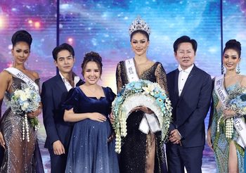เธอคือจักรวาลเมืองคอน “กิ๊ฟ กมลพร ทองพล” ครองตำแหน่ง มิสยูนิเวิร์ส นครศรีธรรมราช 2025