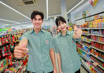 เซเว่น อีเลฟเว่น ปล่อยลุคใหม่ “Green Uniform”