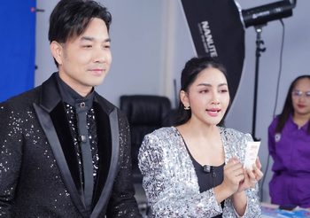 “ครูก้อย” ภรรยา “เจมส์ เรืองศักดิ์” ลุยไลฟ์ขายของในช่อง “คู่กัน” เปิดตัวกันแดด-น้ำหอมสุดปัง! เผยโชคดีมีสามีคอยซัพพอร์ตทุกเรื่อง