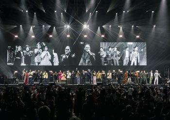 “พีธ พีระ” แท็กทีม 32+1 ศิลปินระดับตำนาน!เปิดไทม์แมชชีนระเบิดเวที “Hall of Friends Concert” ขนเพลงฮิตย้อนวัยสุดมัน!!!