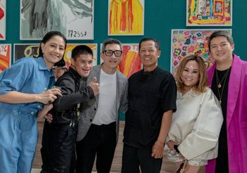 ศิลปิน – เซเลบ ร่วมสัมผัสความงามที่ไม่ต้องอธิบายใน ‘JUST LET ME BE’ ผลงานจากปลายพู่กันผู้มีภาวะดาวน์ซินโดรมและบกพร่องทางสติปัญญา ที่ได้รับคัดเลือกจาก MOCA Bangkok