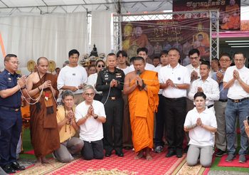 รวมตัวดาราสายมู-เซียนพระ ร่วมพิธีพลีมวลสารสุดขลังครั้งประวัติศาสตร์ เหรียญที่ระลึกกฐิน 68 รุ่นแรกหลวงพ่อแจ้ง