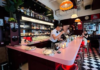 อัปเดต! ฮ่องกง 2025 เตรียมเป็นเจ้าภาพงาน “The World’s 50 Best Bars” พร้อมเปิดลิสต์ 5 บาร์เด็ดที่สายไนท์ไลฟ์ต้องเช็กอิน