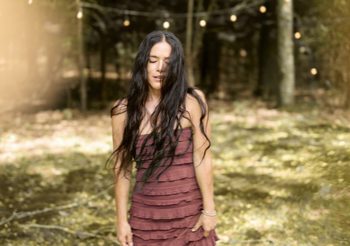Rachael Yamagata ส่งเพลงใหม่ “Backwards” ออกมาแล้ว