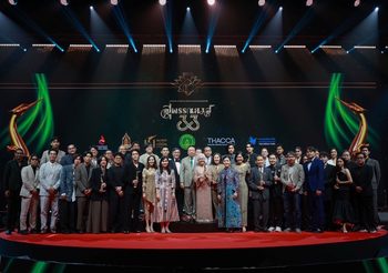 สีสันพรมแดง “สุพรรณหงส์ครั้งที่ 33 ประจำปี 2567” คนบันเทิงรุ่นใหญ่-รุ่นเล็กยกทัพเช็คอินร่วมงานคึกคัก