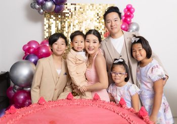 ครอบครัวสุขสันต์!!! ดร.เบน ปลื้มมาก คุณสามีจัดเค้กก้อนยักษ์ เบิร์ธเดย์พร้อมกัน 3 คนพ่อแม่ลูก