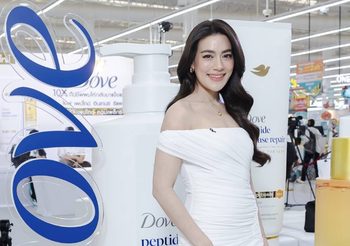 Dove ควง คิมเบอร์ลี่ แชร์ทริกฟื้นผมสตรองขั้นสุด เผยลุคผมสวยสะกดทุกสายตาในงาน Dove Reborn Stronger Moment ณ ห้างโลตัส พระราม 4