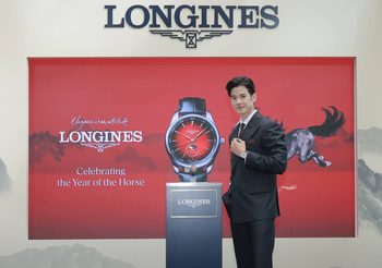 มาริโอ้ เมาเร่อ Friend of Longines เกาะติดขอบสนามชมการแข่งม้าในงาน Longines Hong Kong International Race 2025