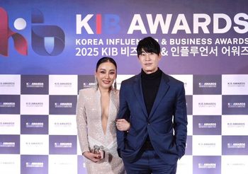ปังมาก! ตัวแม่บินตรง สู่กรุงโซล “มาดามพัดซัง” รับรางวัลในงานสุดยิ่งใหญ่ “Korea influencer & Business Awards 2025”