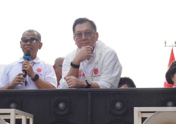 “จตุพร-อนุสรี” ขึ้นแห่รถรอบกรุงเทพฯ หาเสียงส่งท้ายก่อนวันเลือกตั้ง ชวนประชาชนเลือกโอกาสใหม่เข้าไปทำงานในสภา ย้ำจุดยืนทำการเมืองสุจริต ไม่ซื้อเสียง ชี้ไม่ร่วมรัฐบาลกับพรรคก้าวล่วงสถาบัน