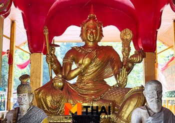 แวะมูอุบลฉบับคนทำถึง! ขอพรพระพรหม ศาลตายาย วัดบ้านตำแย