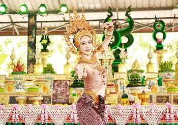 เต็มอิ่ม เซ็ทภาพคนงามรำสวย แต้ว ณฐพร รำบวงสรวงถวายองค์ปู่-องค์ย่า พญานาคราช ณ คำชะโนด