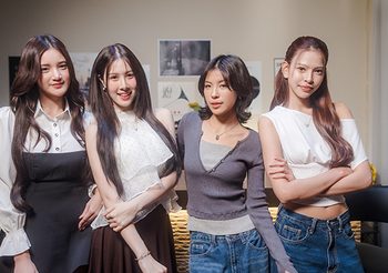 เกินคาด! THX เปิดโหมด GL ‘ซินดี้–ตาต้า’ เสิร์ฟเคมีชวนฟินใน MV ‘FYI’