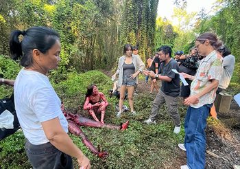 เปิดเบื้องหลัง วารี๑๐๐ศพ งานสร้างสุดหินกลางป่าจริง ผู้กำกับเผยโจทย์ใหญ่ เนรมิต วารีปะศพ ให้สวย สงบ แต่ทุกพื้นที่ซ่อนความตาย