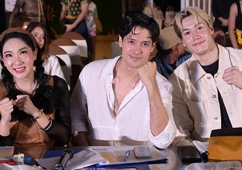 เฟี้ยว์ฟ้าว – มิสเตอร์ HELLO Thailand นำขบวน เสิร์ฟความฮาจัดเต็ม! ณัฐ ณัฐรัฐ – ปีเตอร์ เดนแมน โชว์ลีลาชกมวยทะเลสุดฮา การแข่งขันมวยทะเล HELLO THAILAND ในการสร้างสีสันส่งเสริมการท่องเที่ยวจังหวัดสมุทรปราการ