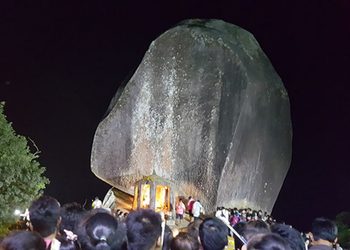 มูให้ครบ! เปิดพิกัด จุดไหว้สักการะและขอพรบน เขาคิชฌกูฏ