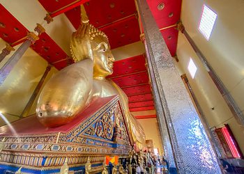 วัดบางพลีใหญ่กลาง ปิดทองกลางใจพระนอนองค์ใหญ่และยาวที่สุดสมุทรปราการ