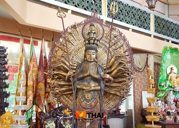 กราบพระโพธิสัตว์กวนอิมพันมือ มูลนิธิอุบลรังสีจุฬามณี นครปฐม