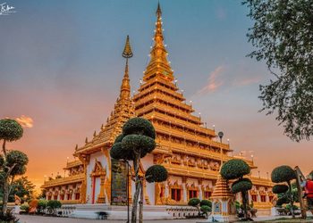 สักการะพระมหาธาตุแก่นนคร วัดหนองแวง พระอารามหลวงขอนแก่น