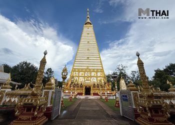 สักการะพระธาตุเจดีย์ศรีมหาโพธิ์ วัดพระธาตุหนองบัว พระธาตุประจำปีมะเส็ง