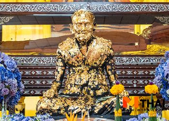 กราบหลวงปู่บุดดา วัดกลางชูศรีเจริญสุข อ.บางระจัน จ.สิงห์บุรี