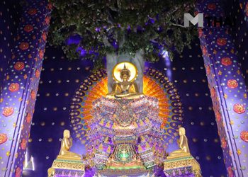 ลอดใต้ต้นพระศรีมหาโพธิ์ ชมความงามอุโบสถสีม่วง วัดกลางคลองวัฒนาราม
