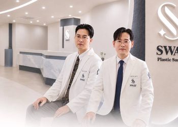 “คุณหมอ คัง มิน ซอก” และ “คุณหมอ พัค จี ฮุน” แห่ง SWAY Plastic Surgery Clinic เดินหน้าขยายตลาดไทย ยกระดับการดูแลผู้รับบริการด้วยมาตรฐานศัลยกรรมเกาหลี