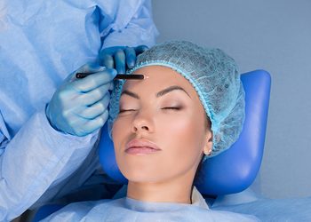 ยกคิ้วส่องกล้อง (Endobrow Lift) คืออะไร ต่างจากยกคิ้วแบบเดิมยังไง