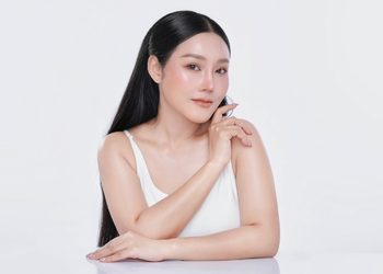 ปังไม่ไหว! “หญิง ธิติกานต์” เปิดลุคใหม่ สวยละมุน เป๊ะทุกองศา FC แห่ทักหน้าเด็กลง!