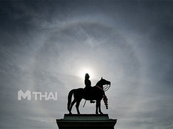 วิธีการไหว้ บูชาเสด็จพ่อรัชกาลที่ 5 ขอพรการงาน การเงิน