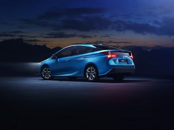 Toyota Prius AWD-i 2019