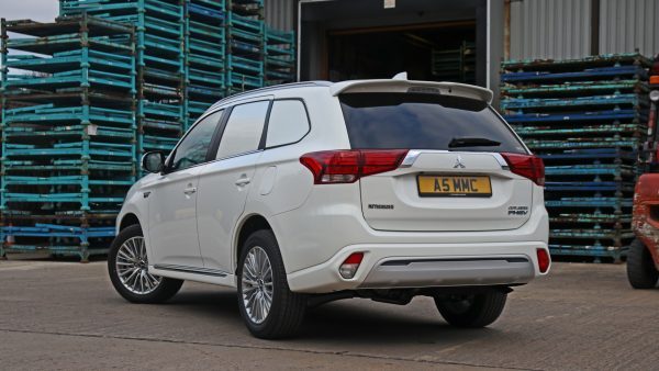 Mitsubishi Outlander Commercial