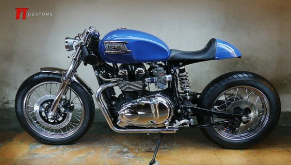  Triumph Cafe racer 