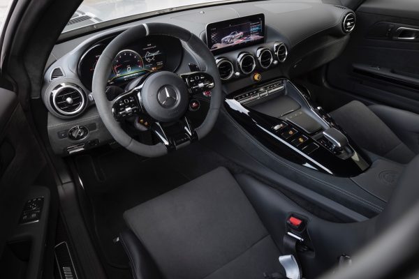 Mercedes-AMG GT R PRO; designo iridiumsilber magno; Leder Exklusiv Nappa / Mikrofaser DINAMICA schwarz mit Kontrastziernaht graphitgrau; Kraftstoffverbrauch kombiniert: 12,4 l/100 km; CO2-Emissionen kombiniert: 284 g/km // Mercedes-AMG GT R PRO; designo iridium silver magno; Exclusive nappa leather / micro fiber DINAMICA black with contrasting topstitching graphite gray; Fuel consumption combined: 12.4 l/100 km; Combined CO2 emissions: 284 g/km
