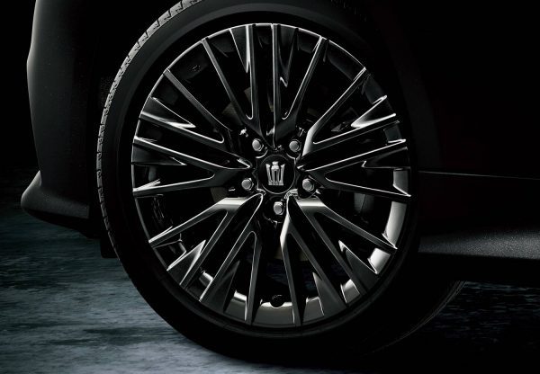 Toyota Crown Sport